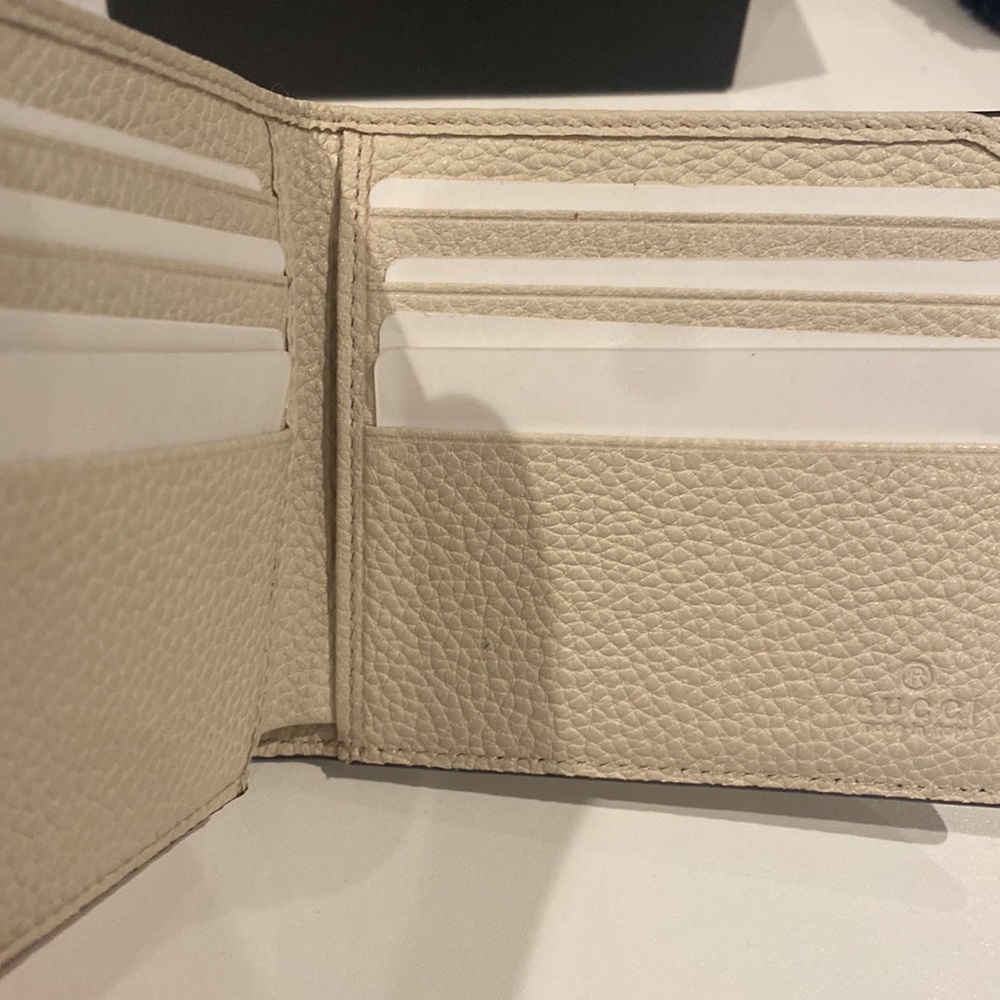 Gucci Print Bifold Wallet White - Picture 2 of 5